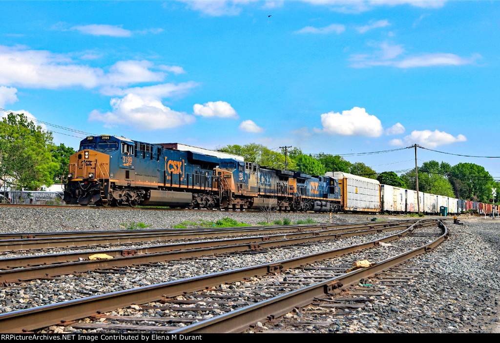 CSX 3199 on Q-410